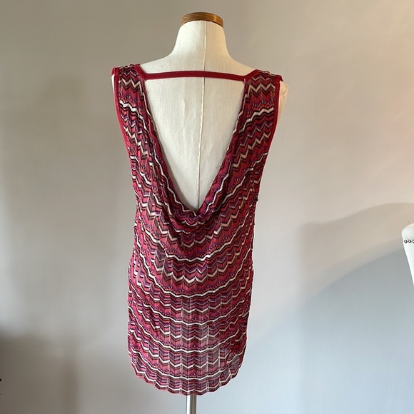 ARDEN B. NEW ROUCHED FRONT Crochet top ZIG zag rayon deep V drape back Med - Picture 2 of 11